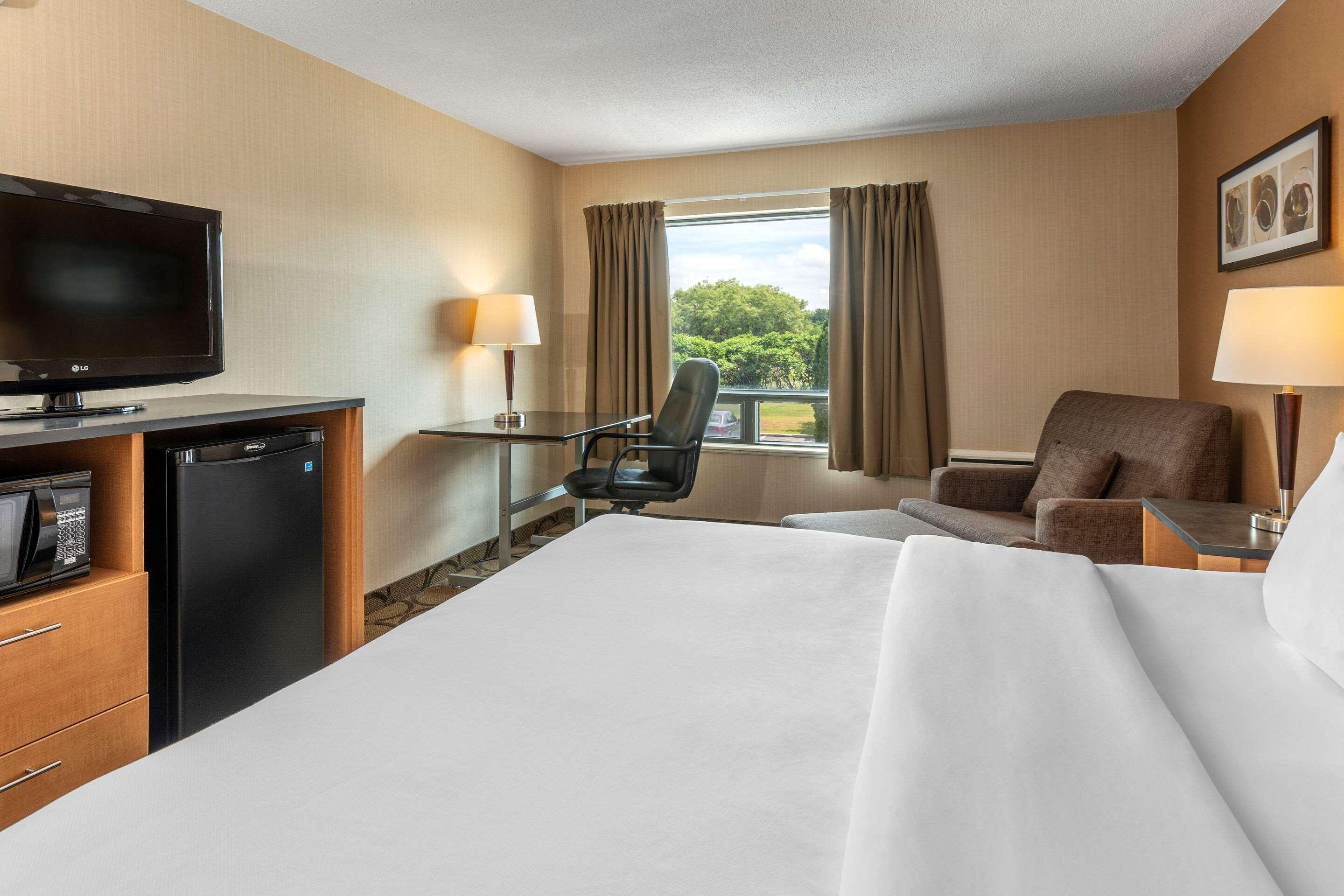 Comfort Inn Laval Kültér fotó