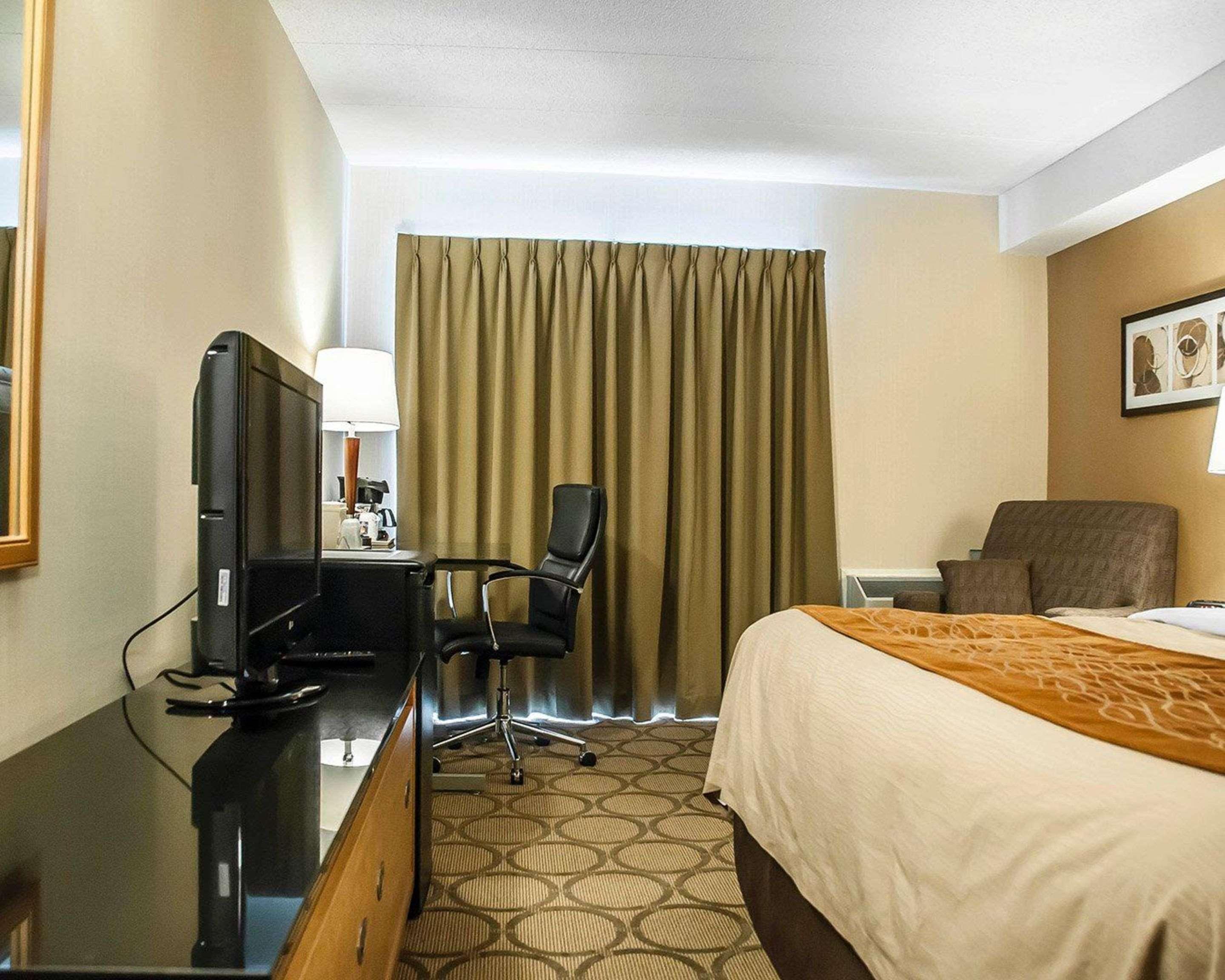 Comfort Inn Laval Kültér fotó