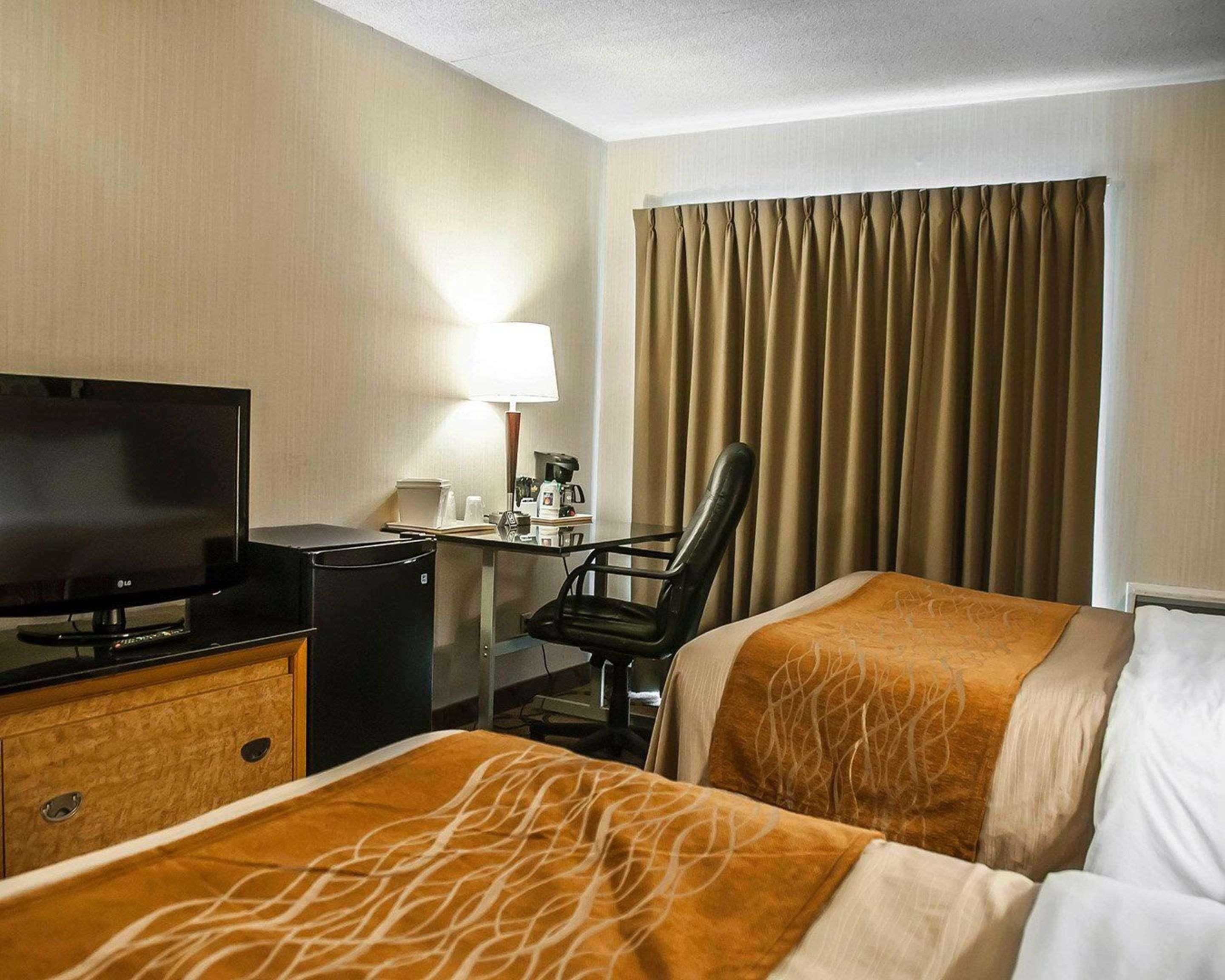 Comfort Inn Laval Kültér fotó