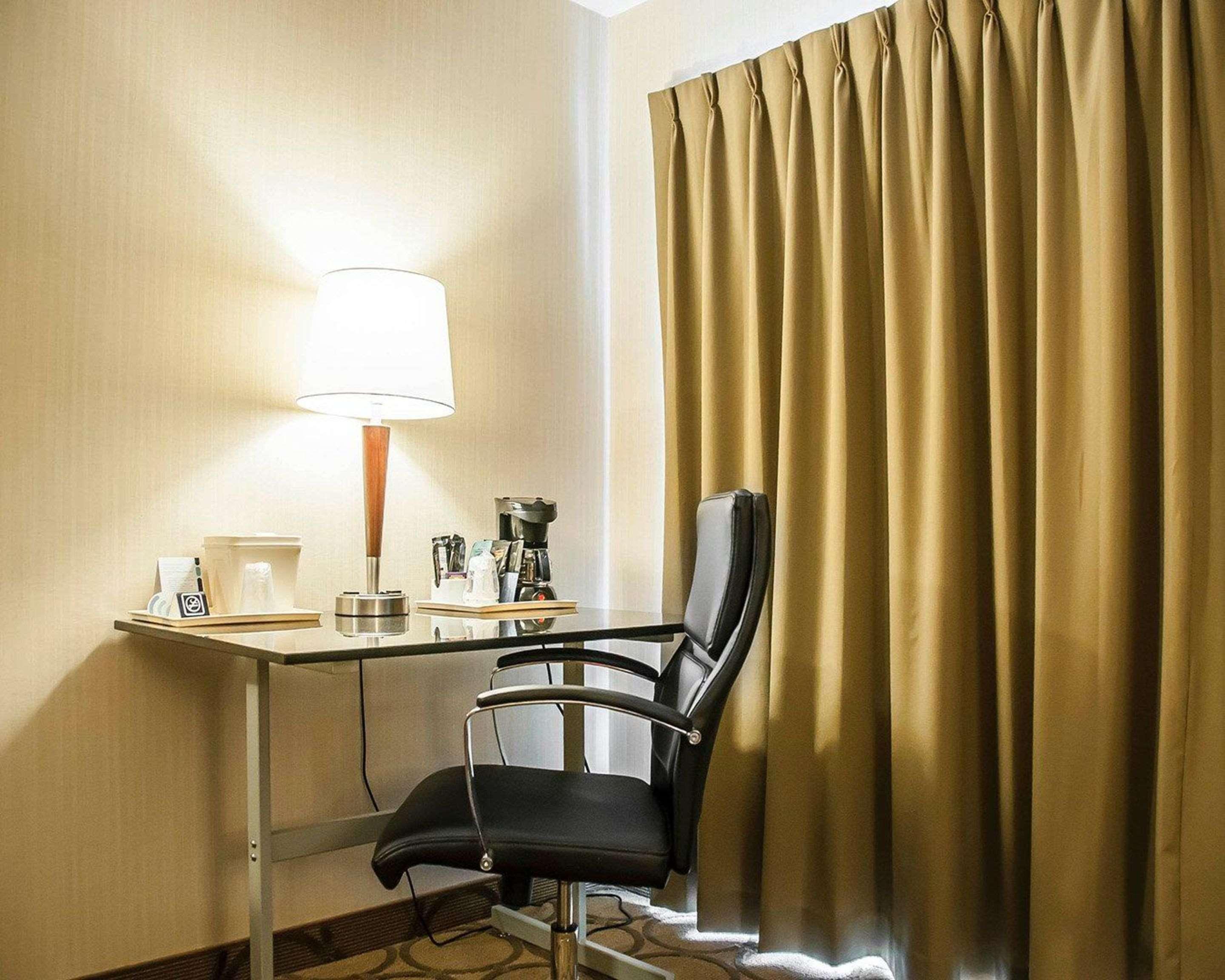 Comfort Inn Laval Kültér fotó